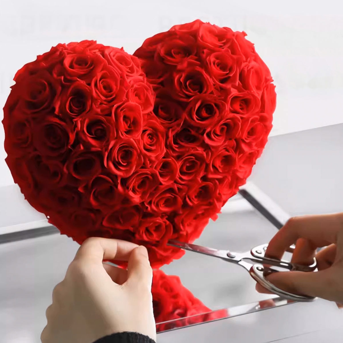 Eternal Heart of Roses 16in/41cm – D2 LUXE BLOOMS