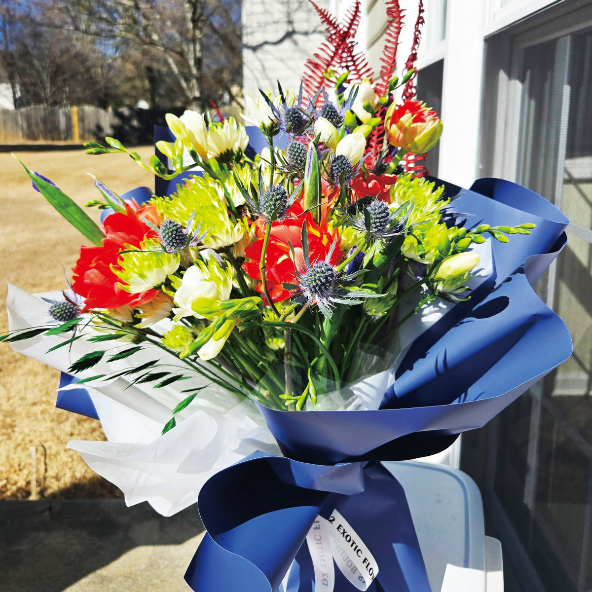 Luminous Star Whisper – Mixed Rose & White Bloom Hand-tied Bouquet
