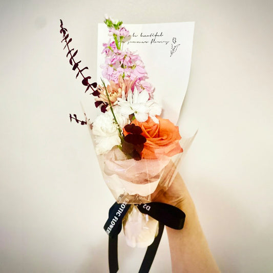 Petite Charm – Mini Pastel Rose & Daisy Bouquet