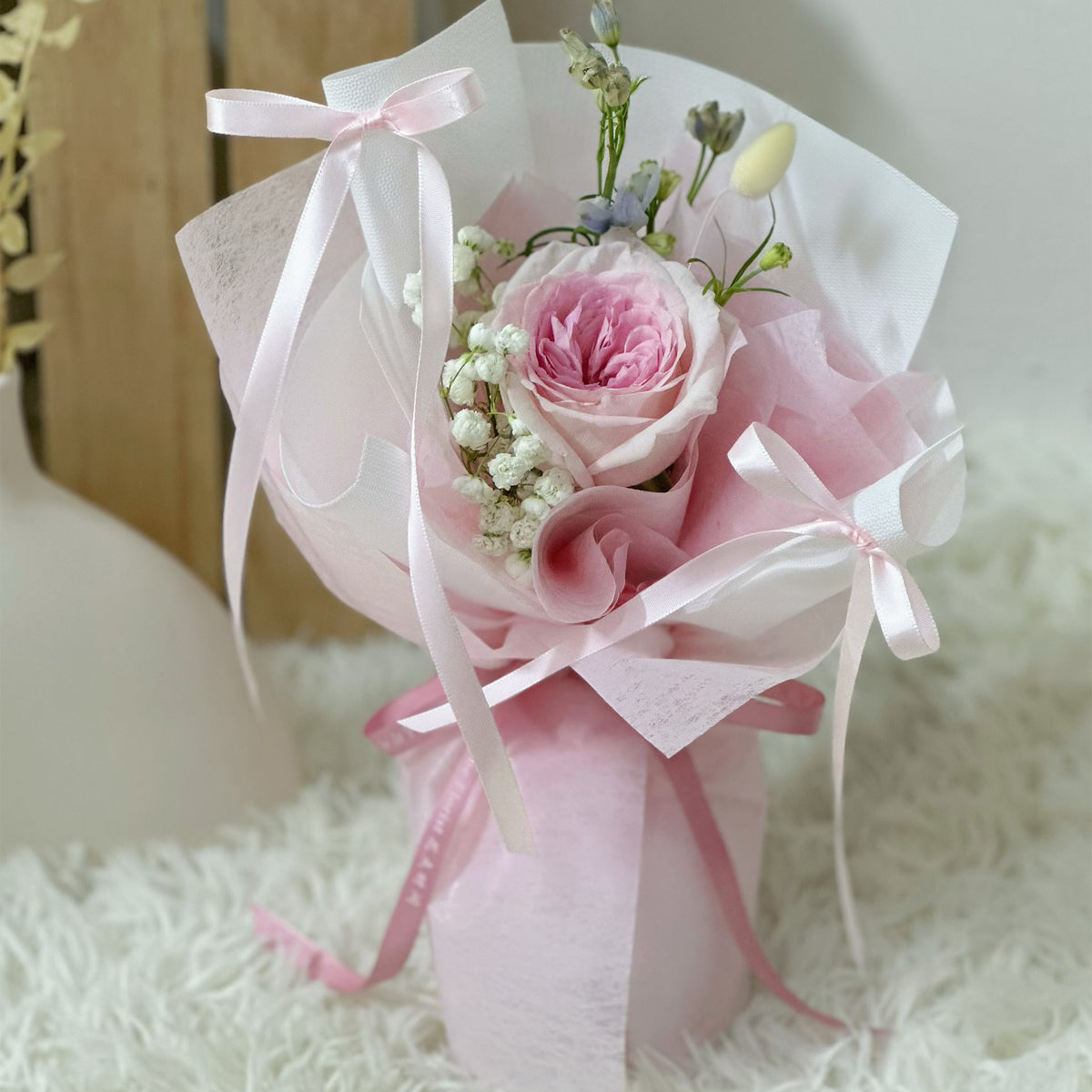 Breeze Whispers – Pink Garden Rose Bouquet