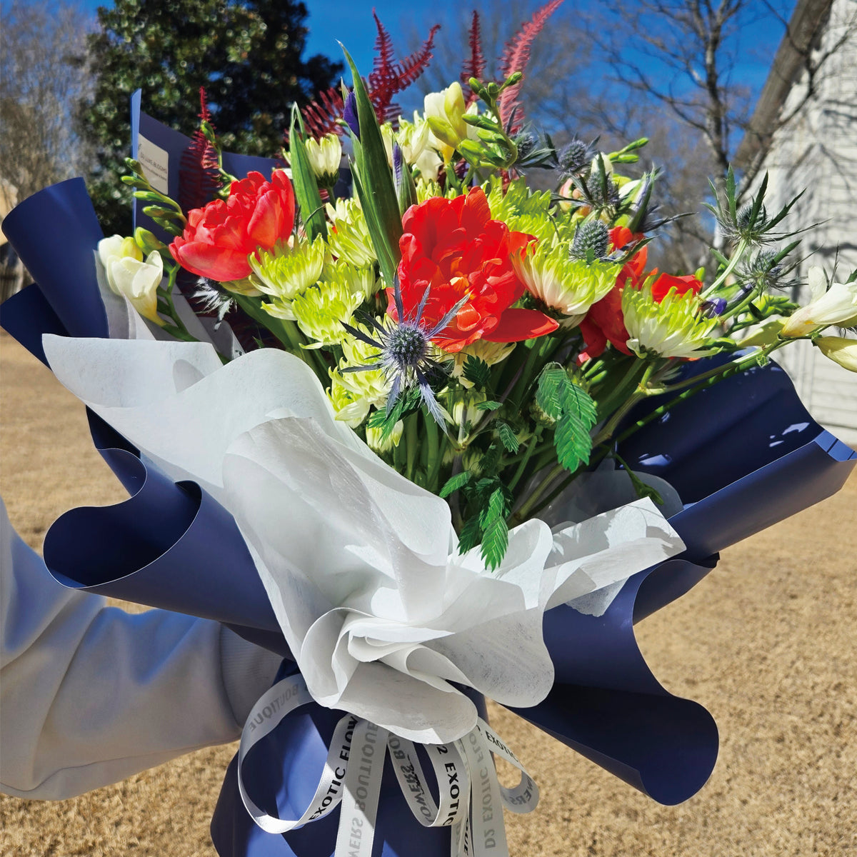Luminous Star Whisper – Mixed Rose & White Bloom Hand-tied Bouquet