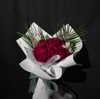 Forever Yours – Signature Rose Bouquet