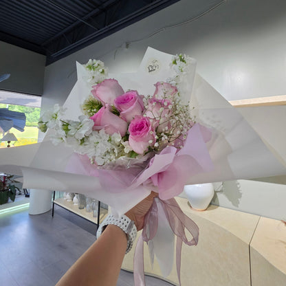 Tender Moments – Rose Bouquet