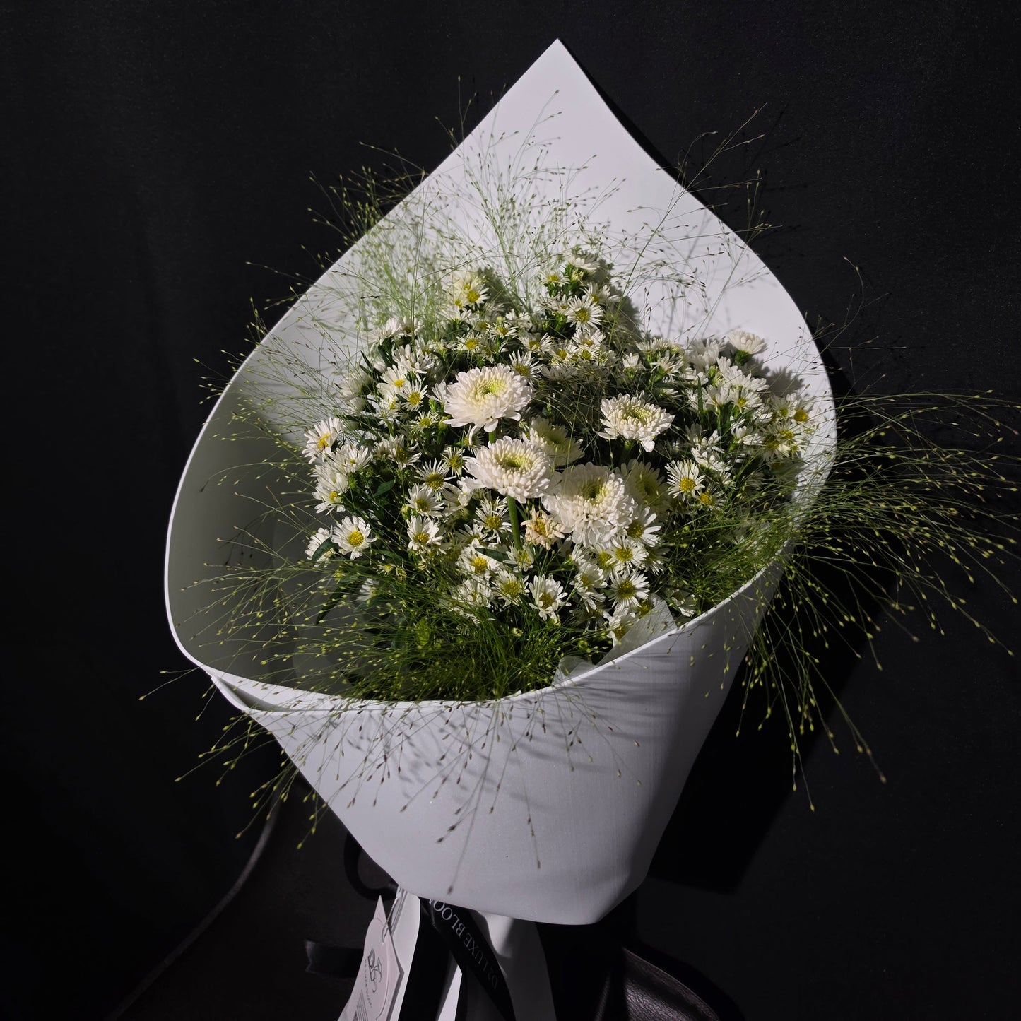 Whispering Meadow – Daisy Bouquet