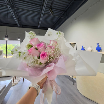 Tender Moments – Rose Bouquet
